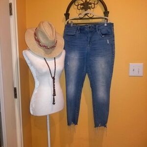 Universal Thread Blue Jeans